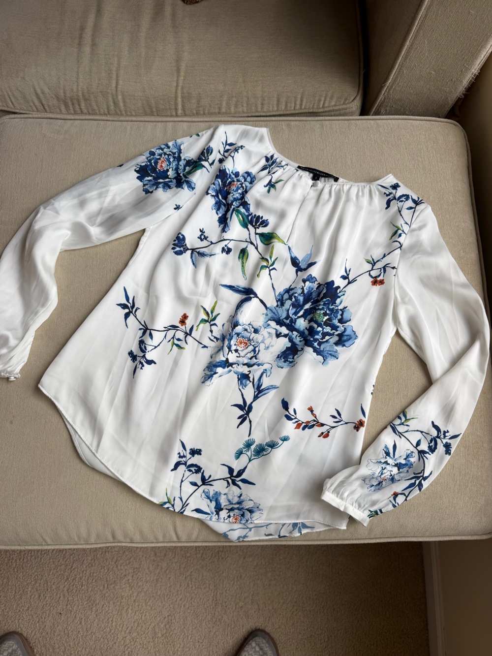 White House Black Market White Floral Print Long Sleeve Blouse
